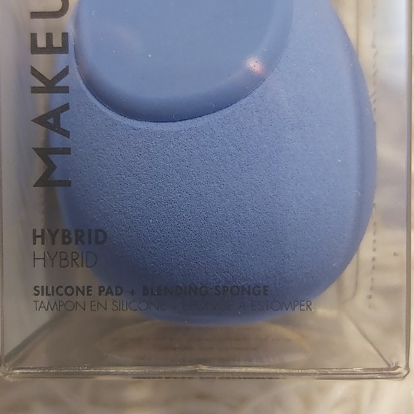 🌻4/30🌻Hybrid Beauty Blender. Sponge and Silicone - Picture 2 of 3